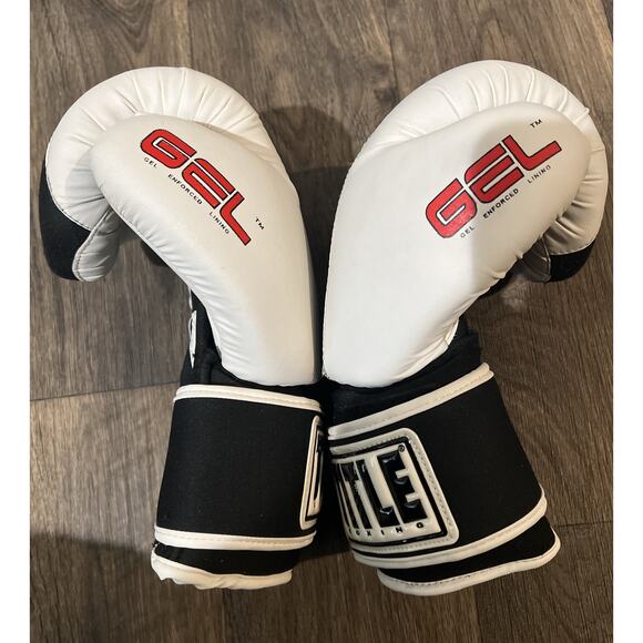 Title Boxing White/Black Gel Gloves Size XLarge - Picture 3 of 5